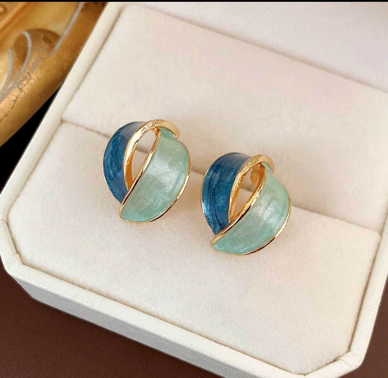 Luxurious Round Geometric Alloy Oil Dripping Earrings