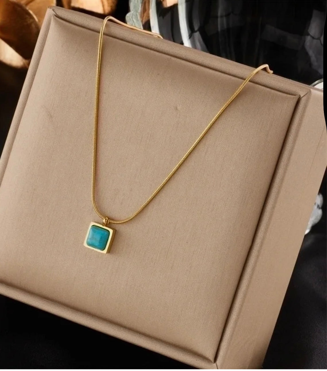 SEA BREEZE SQUARE NECKLACE
