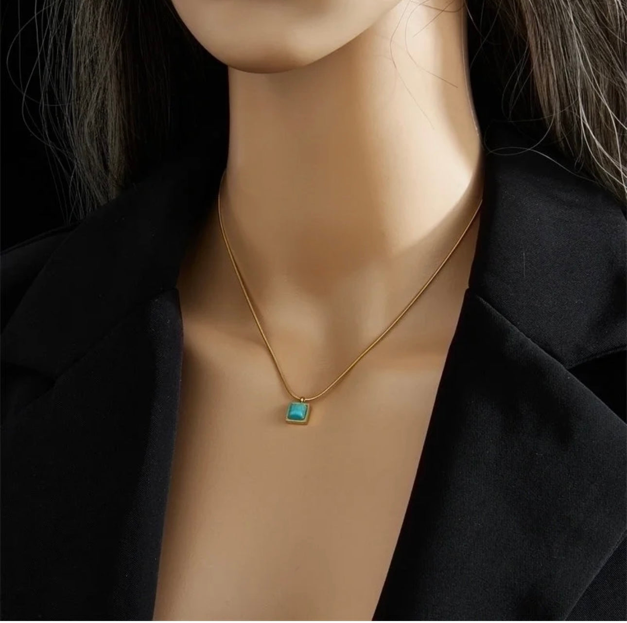 SEA BREEZE SQUARE NECKLACE