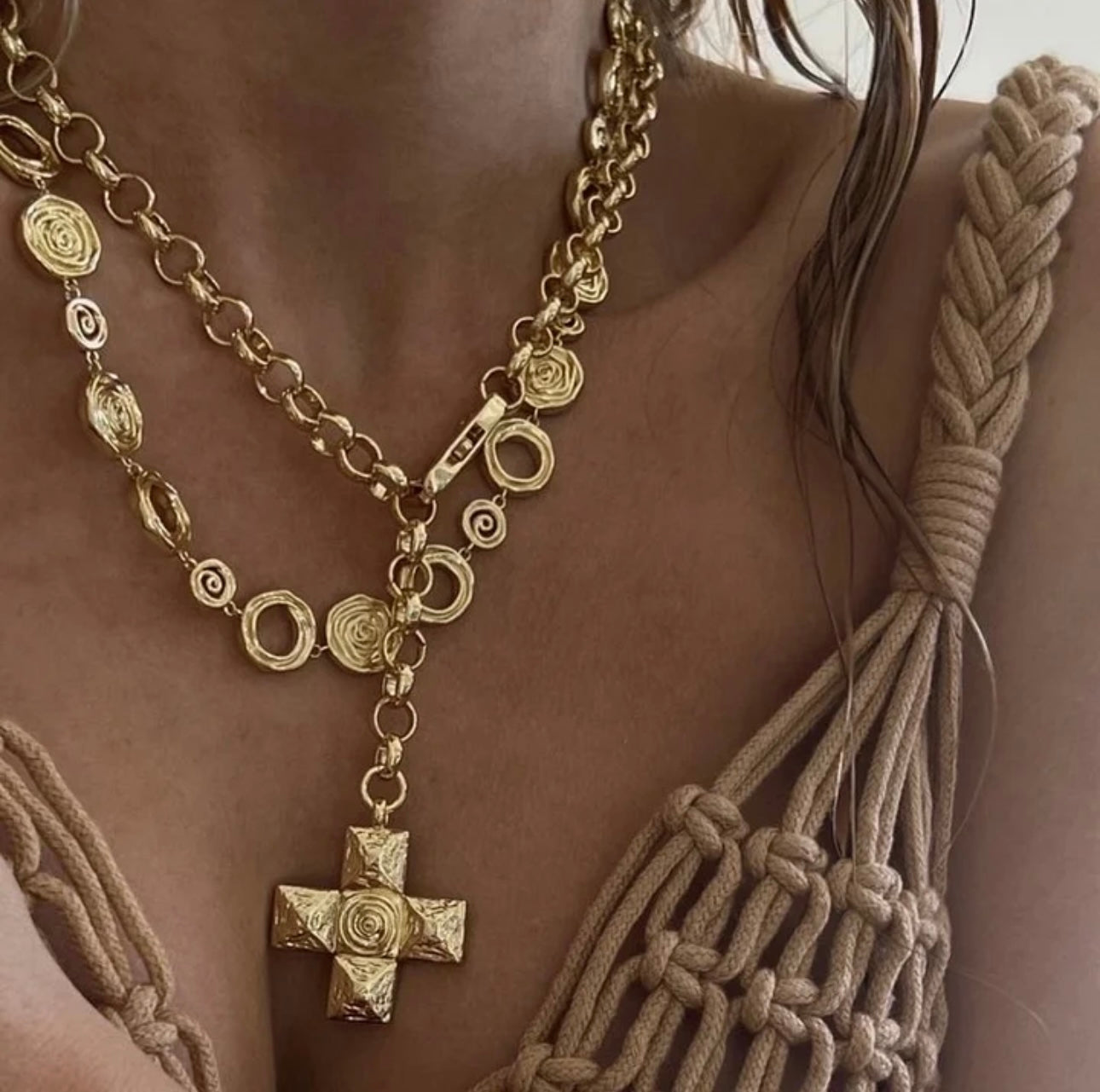 GOLDEN SPIRAL NECKLACE