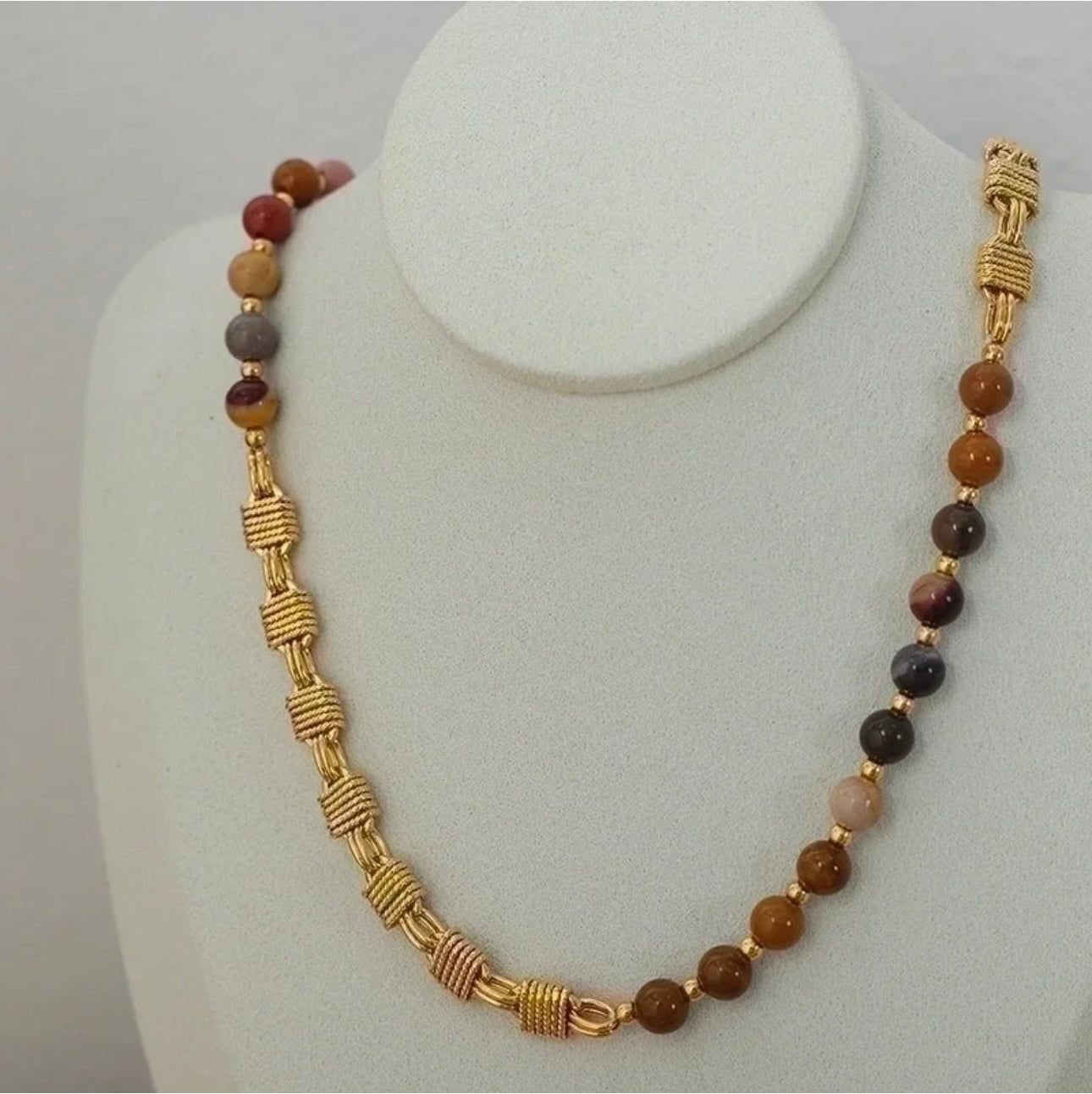 GOLDEN EMERALD EARTH NECKLACE