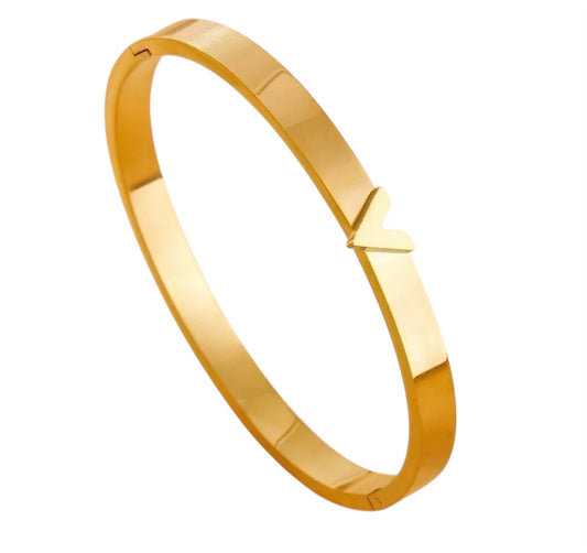 Elegant Letter Shape